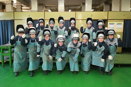 현대중공업 여성용접사(2).jpg