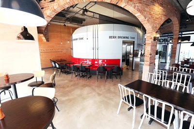 bbq CHICKEN&amp;BEER 장기수변점 내부인테리어.JPG