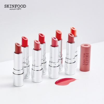 [스킨푸드 이미지] 스킨푸드, 볼륨 레이어링 립 메이크업을 위한 '비타 컬러 후르츠 롤스틱&rsquo; 출시.jpg