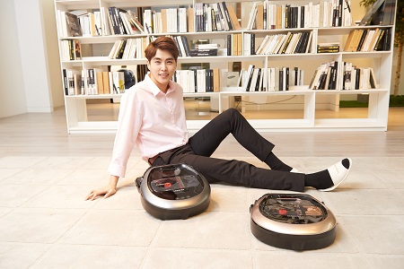 삼성전자, 2017년형 &lsquo;파워봇&rsquo; 신제품 출시(모델컷) (4).jpg