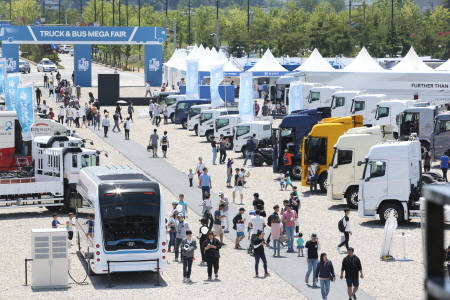 크기변환_(보도사진) 국내 최초 상용차 종합 박람회 &lsquo;현대 트럭&amp;버스 메가페어&rsquo; 성료 (2).jpg