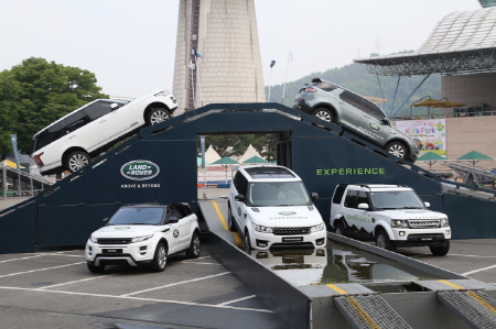 크기변환_랜드로버 코리아, 올 뉴 디스커버리와 함께 도심 속 오프로드 체험&lsquo;랜드로버 익스피리언스&rsquo; 개최(2).JPG