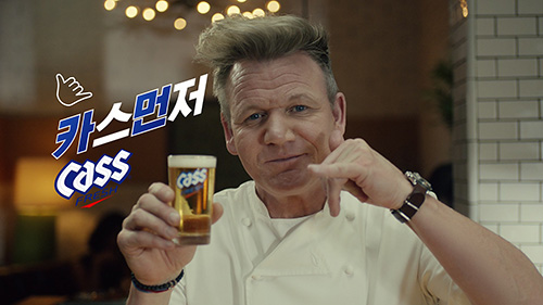 [이미지1]고든램지 모델 &lsquo;카스 먼저&rsquo; TV 광고 첫 방영.jpg