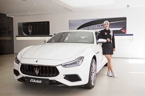 크기변환_[보도사진01] 마세라티, 프로골퍼 김지현 기블리 홍보대사 위촉.jpg