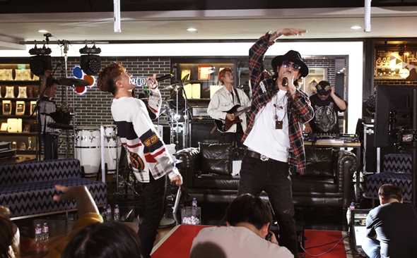 지난 9월 쇼크라이브 드렁큰타이거 쇼케이스 현장.jpg 지난 9월 쇼크라이브 드렁큰타이거 쇼케이스 현장.jpg