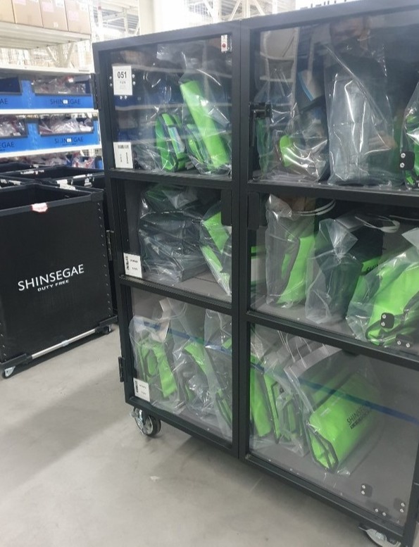 ▲신세계면세점 무빙랙