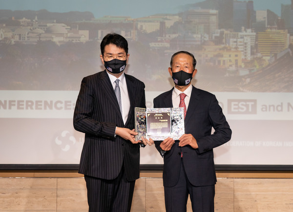 ▲좌측부터 조원태 한진그룹 회장, 허창수 한미재계회의 위원장