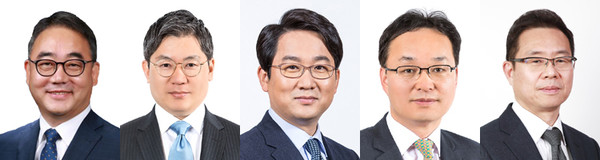 (왼쪽부터) 김성은 HDC아이콘트롤스 대표, 최익훈 부동산114 대표, 조영환 HDC아이파크몰 대표, 이형재 HDC아이앤콘스 대표, 이성용 호텔HDC·HDC리조트 대표