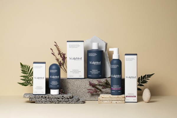 ▲스칼프메드 두피 관리라인 '블루캡슐바이옴' 시리즈