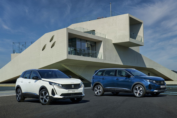 ▲푸조 3008(왼쪽)과 5008