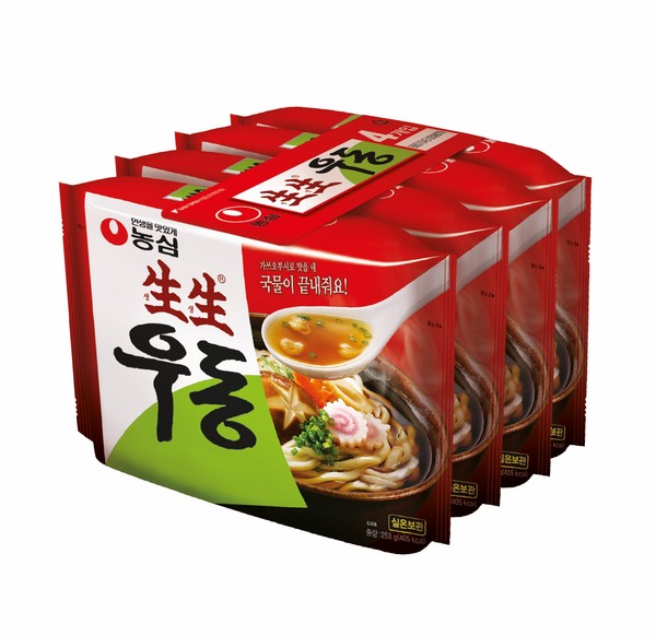 ▲지난해 6월 적용된 농심 생생우동 띠지 포장