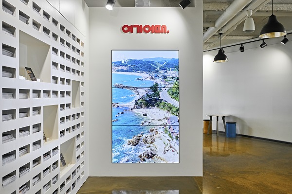 ▲여기어때 사옥 11층 브랜딩존