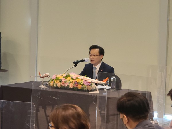 ▲김이배 제주항공 대표가 발표하고 있다.