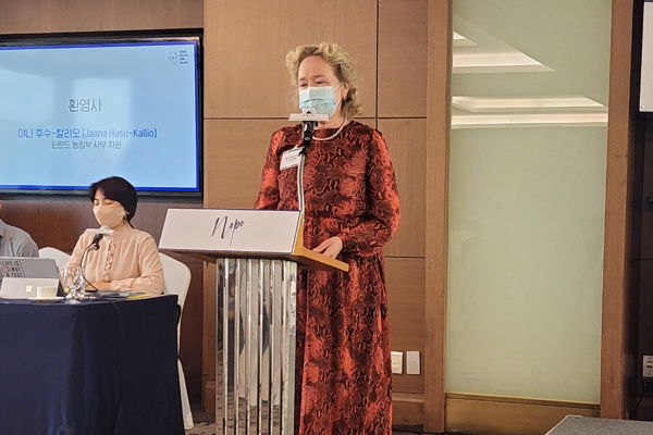 ▲야나 후수-칼리오 핀란드 농림부 사무 차관이 NOPO 론칭 기자간담회에서 환영사를 하고 있다