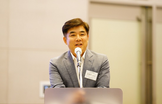 ▲ 김병욱 더불어민주당 의원이 21일 오후 개최된 '2022 소비자금융포럼'에서 축사하고 있다.