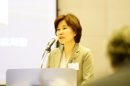 ▲ 김은경 금융감독원 금융소비자보호처장이 21일 오후에 열린 '2022 소비자금융포럼'에서 축사를 하고 있다.