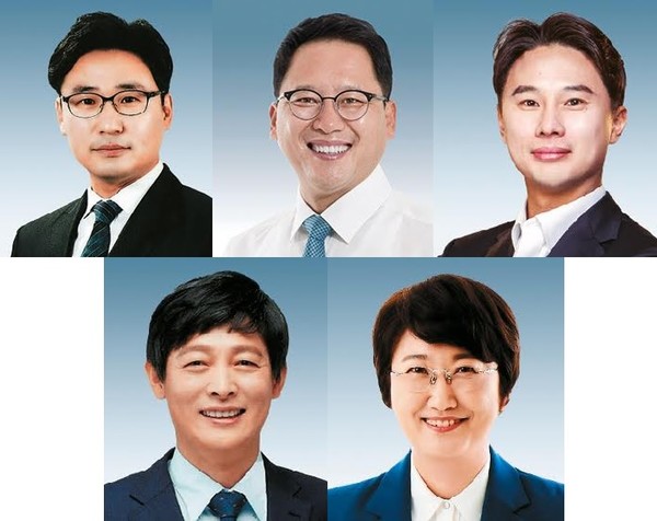 (사진 위 왼쪽부터)수석부대표 조성환 의원, 정책위원장 안광률 의원, 수석대변인 황대호 의원, (사진 아래쪽 왼쪽부터)정무수석 박세원 의원, 기획수석 고은정 의원