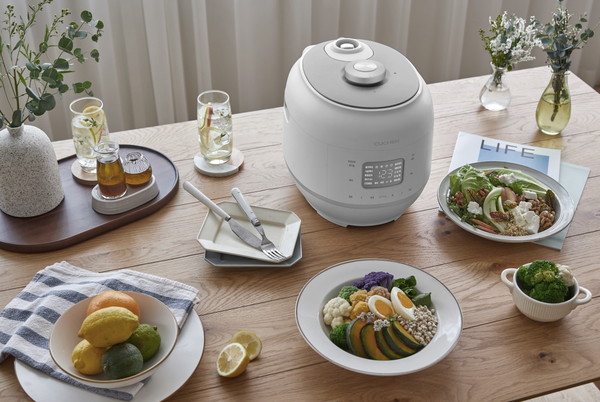 ▲쿠첸 '121 밥솥' 신제품 (모델명 CRH-RPK0680W)