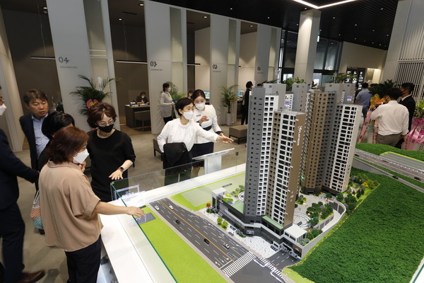 ▲ '쌍용 더 플래티넘 삼계' 견본주택