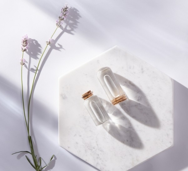 ▲식물성 바이오 원료가 적용된 LG화학의 친환경 액상 소재 제품