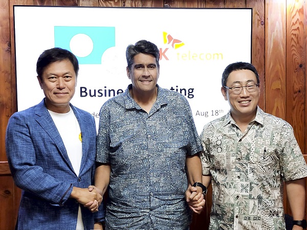 ▲ (왼쪽부터) 박정호 SKT 부회장, 수랑겔 휩스 주니어 팔라우 대통령, 유영상 SKT CEO