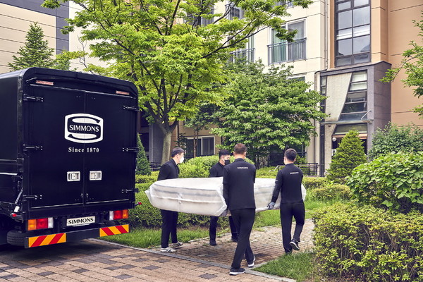 ▲시몬스 배송 매니저들은 제품에 상관없이 최소 2인 1조이다.