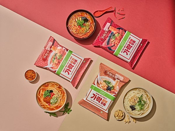 ▲겨울면 강자 풀무원이 새로운 콘셉트로 선보이는 한식가락우동 제품 3종