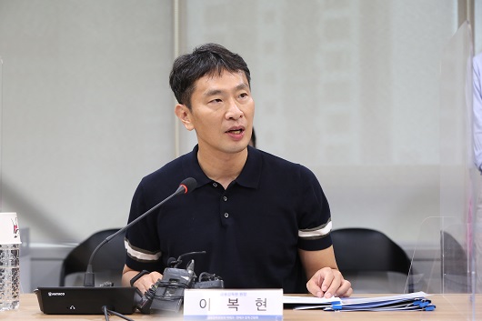 ▲ 이복현 금감원장이 지난 8월에 열린 핀테크업계 간담회에 참석해 발언하고 있다.
