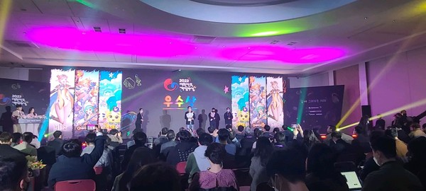 ▲우수상을 수상한 넷마블 머지 쿵야 아일랜드, 컴투스의 서머너즈워: 크로니클, 넥슨의 히트.