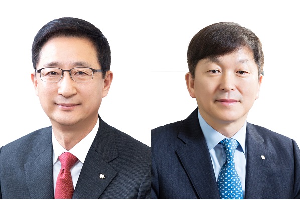 ▲ 왼쪽부터 조용일 부회장, 이성재 사장