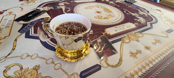 ▲음료와 함께 PC/모바일 검은사막에서 사용할 수 있는 쿠폰을 받았다