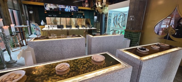 ▲다양한 녹용 실물을 직접 볼 수 있는 매장 내부