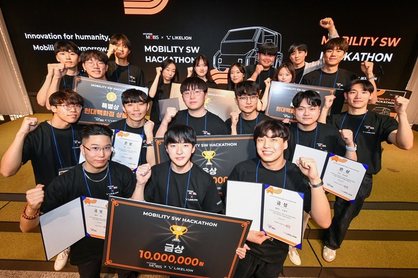 ▲현대모비스가 진행한 '모빌리티 SW 해커톤' 대회에서 대학생들은 공유, 연결, 사용자 경험을 주제로 창의적 아이디어를 발산했다