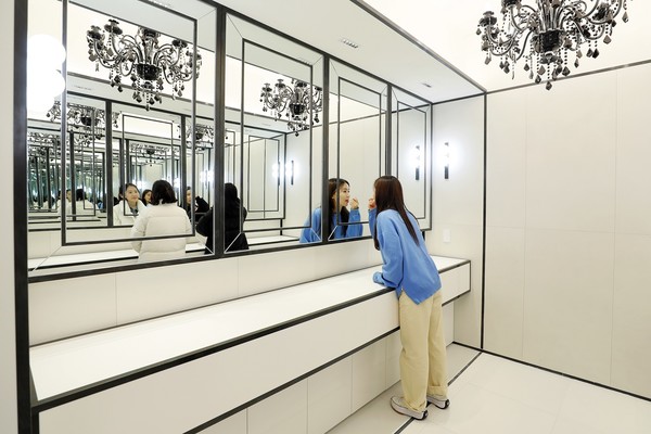 롯데월드몰 지하1층 여자화장실