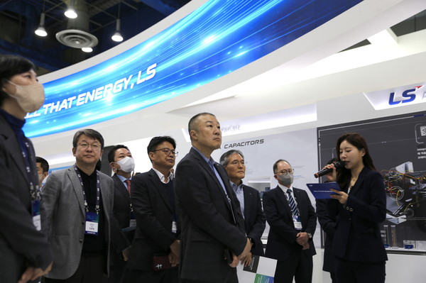 구자은 LS그룹 회장(사진 가운데)