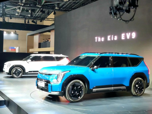 ▲기아 EV9이 드디어 그 모습을 드러냈다.
