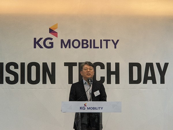 ▲곽재선 KG모빌리티 회장이 4일 'KG모빌리티 비전테크데이'에서 앞으로의 계획을 소개했다.