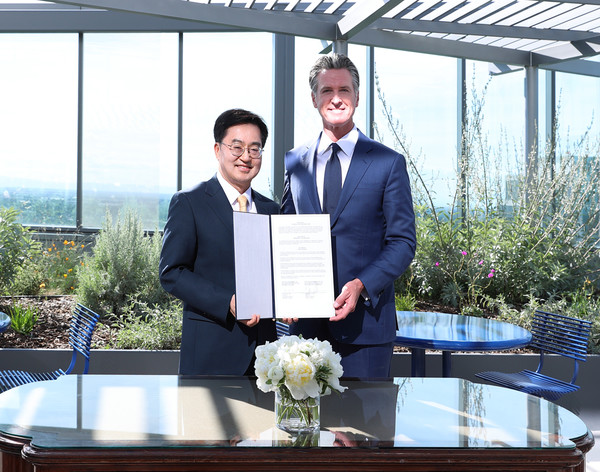 김동연 경기도지사(왼쪽), 개빈 뉴섬 캘리포니아 주지사