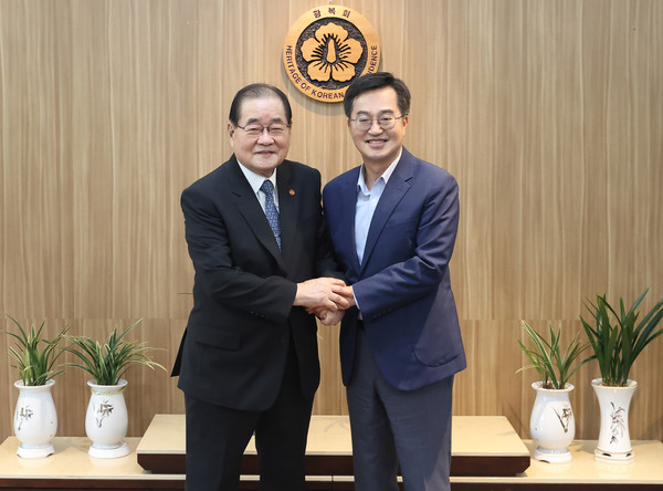 이종찬 광복회장(왼쪽), 김동연 경기도지사