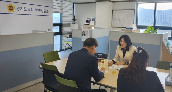 ▲이혜원 의원이 정담회를 진행하고 있는 모습