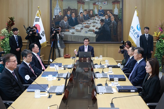 ▲ 11일 오전에 열린 한국은행 금융통화위원회는 한은 기준금리를 3년 2개월 만에 3.50%에서 3.25%로 25bp 인하 결정을 내렸다.