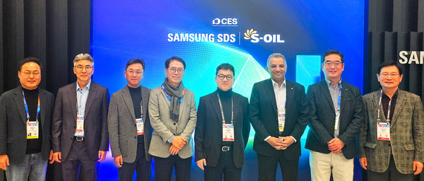 ▲(왼쪽 네번째부터) 류열 사장, 이준희 대표, 안와르 알 히즈아지 CEO