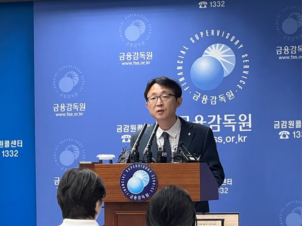 ▲한구 금융감독원 중소금융 부원장보가 22일 오전 금융감독원 3층 브리핑실에서 그동안의 부동산 PF 정리·재구조화 현황을 발표하고 있다.