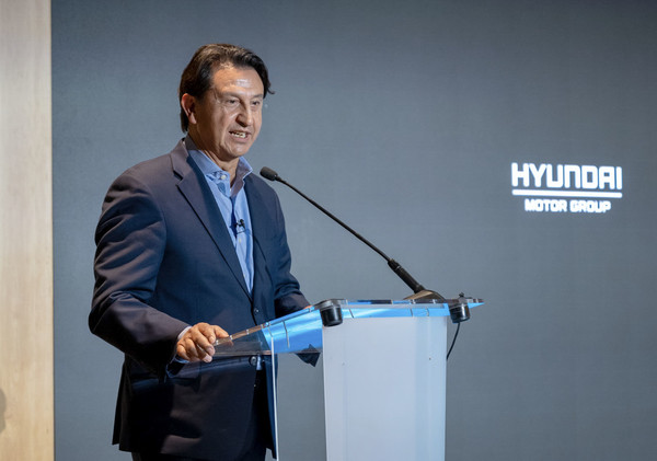 ▲현대차 대표이사 호세 무뇨스 사장이 기조연설을 진행하고 있다
