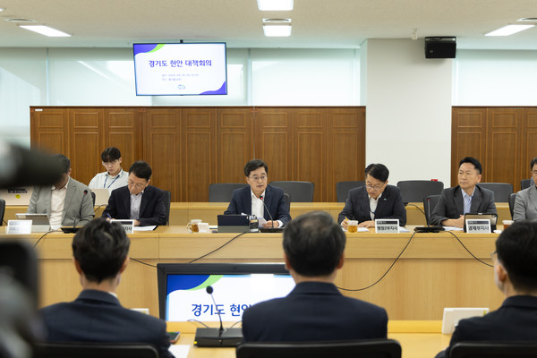 ▲김동연 경기도지사(가운데)