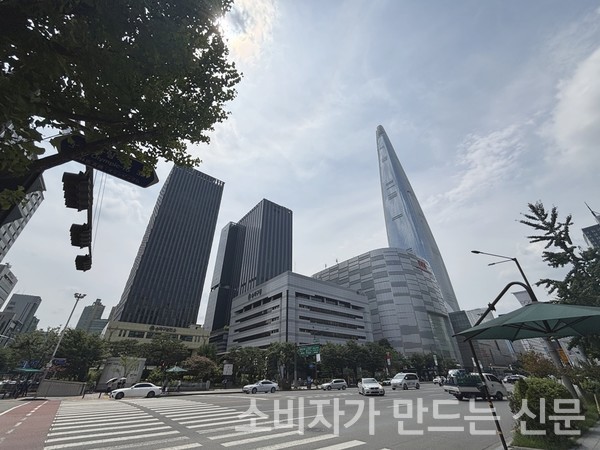 ▲잠실 르엘에서 한눈에 보이는 송파구청, 송파구보건소, 롯데월드몰