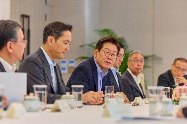 ▲이재명 대통령이 지난 19일 서울 용산 대통령실 청사에서 열린 美日 순방 동행 경제단체 및 기업인 간담회에서 발언하고 있다. 사진=대통령실