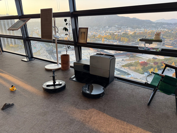 ▲로보락 '사로스 Z70' 퍼포먼스 무대 전경