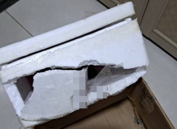 ▲배송 중 파손된 아이스박스