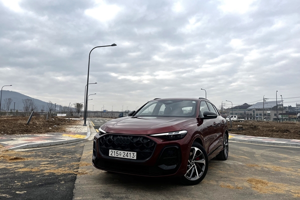 ​▲아우디 Q5 40 TDI 'S-라인 블랙 에디션'​